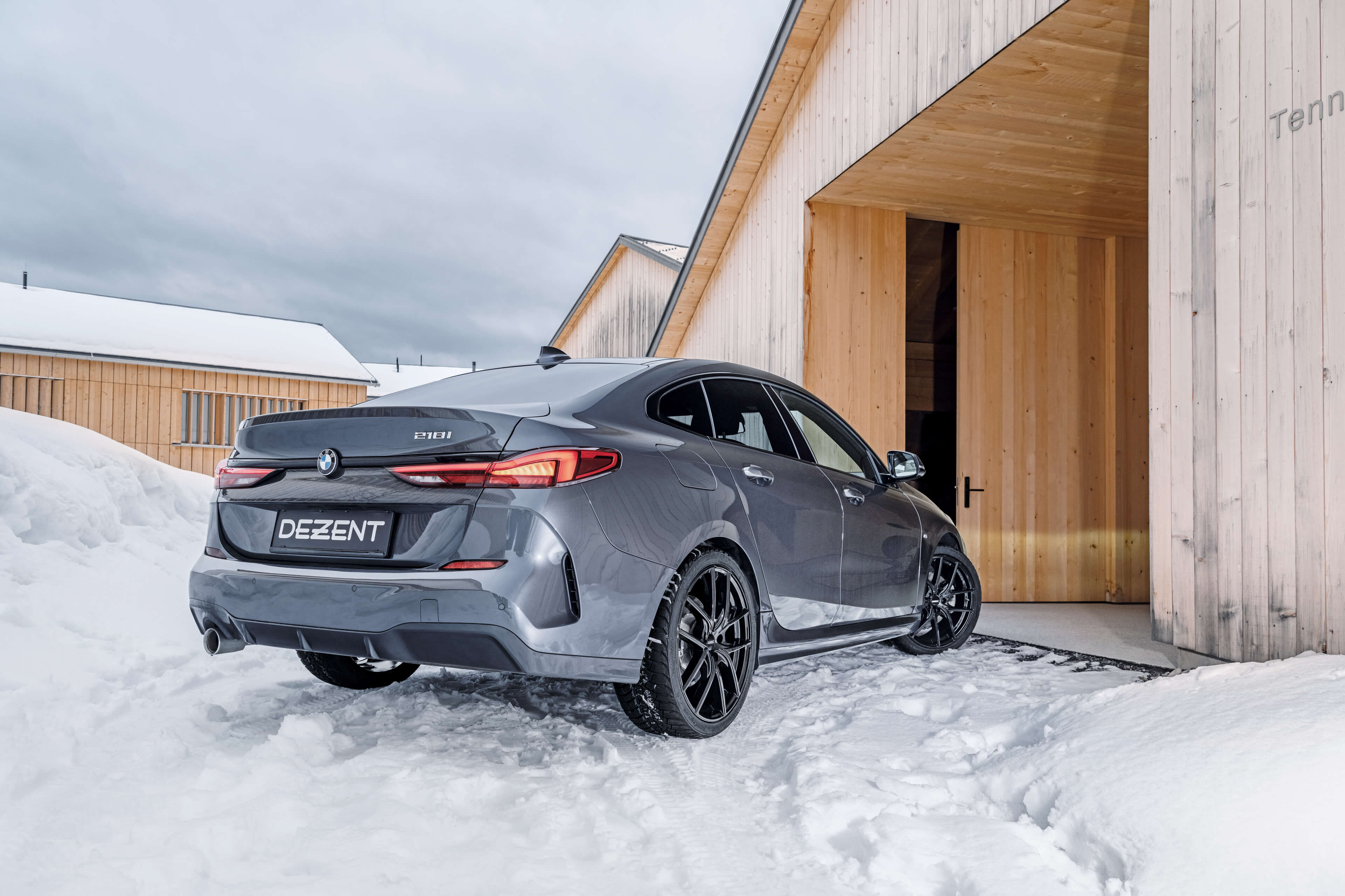 DEZENT TO black BMW2 Heck