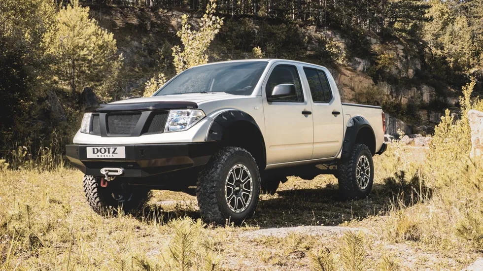 DOTZ Kalahari Dark Nissan Navara Imagepic01