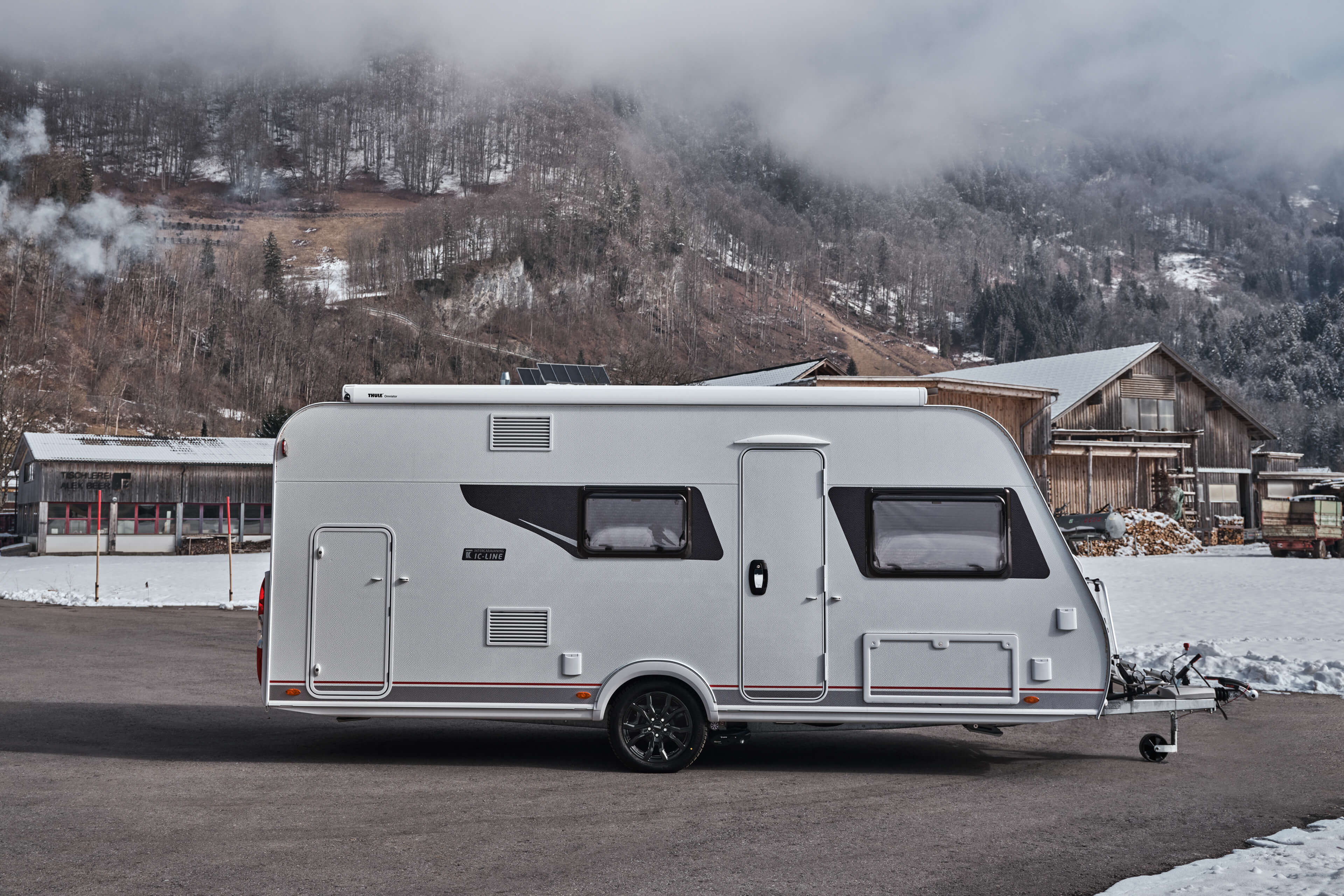 DEZENT TV-Trailer black Caravan Seite