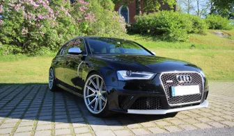 AUDI RS4 Med LND R9 Fälgar 01