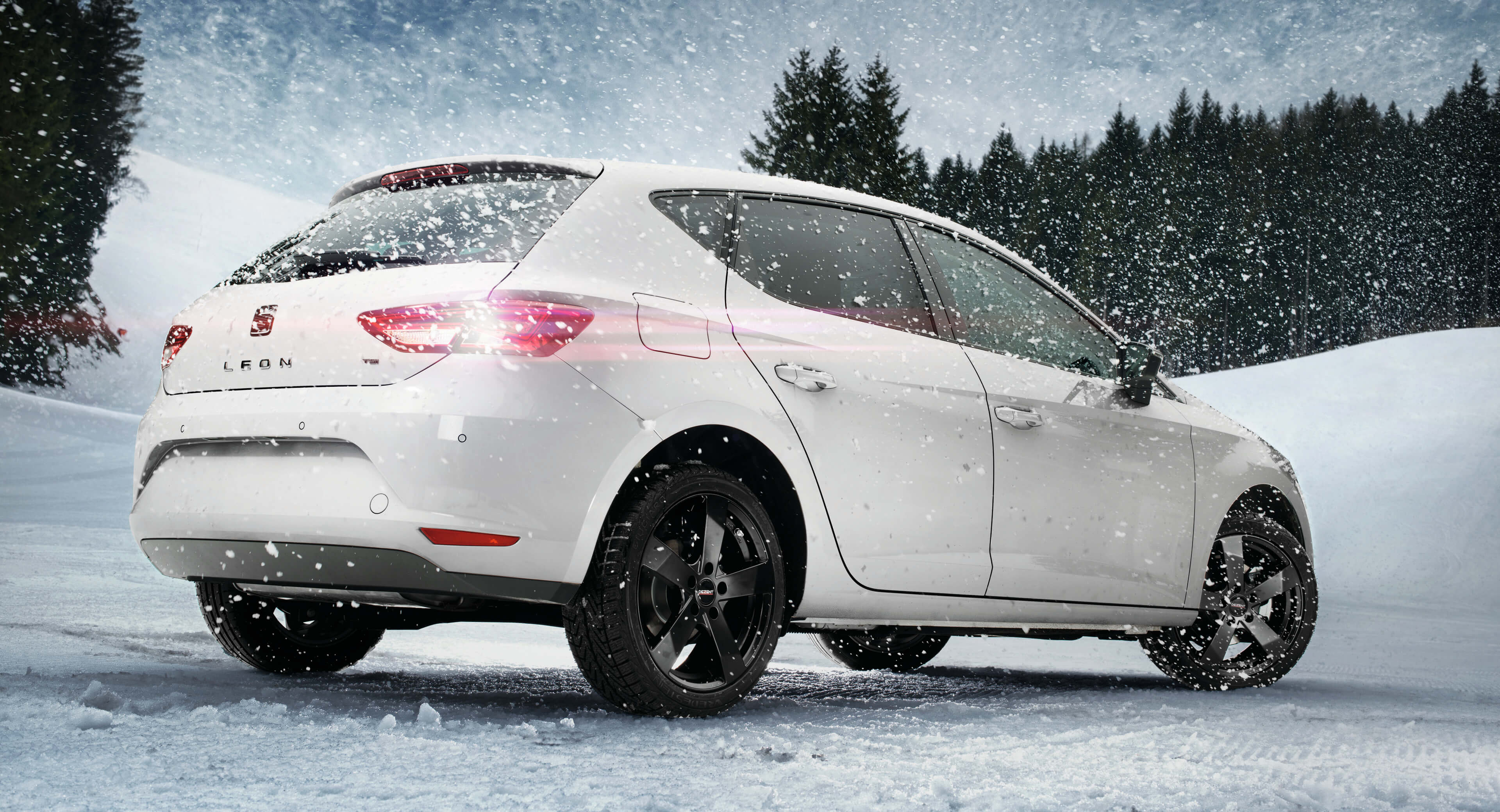 DEZENT TD dark Seat Leon rear