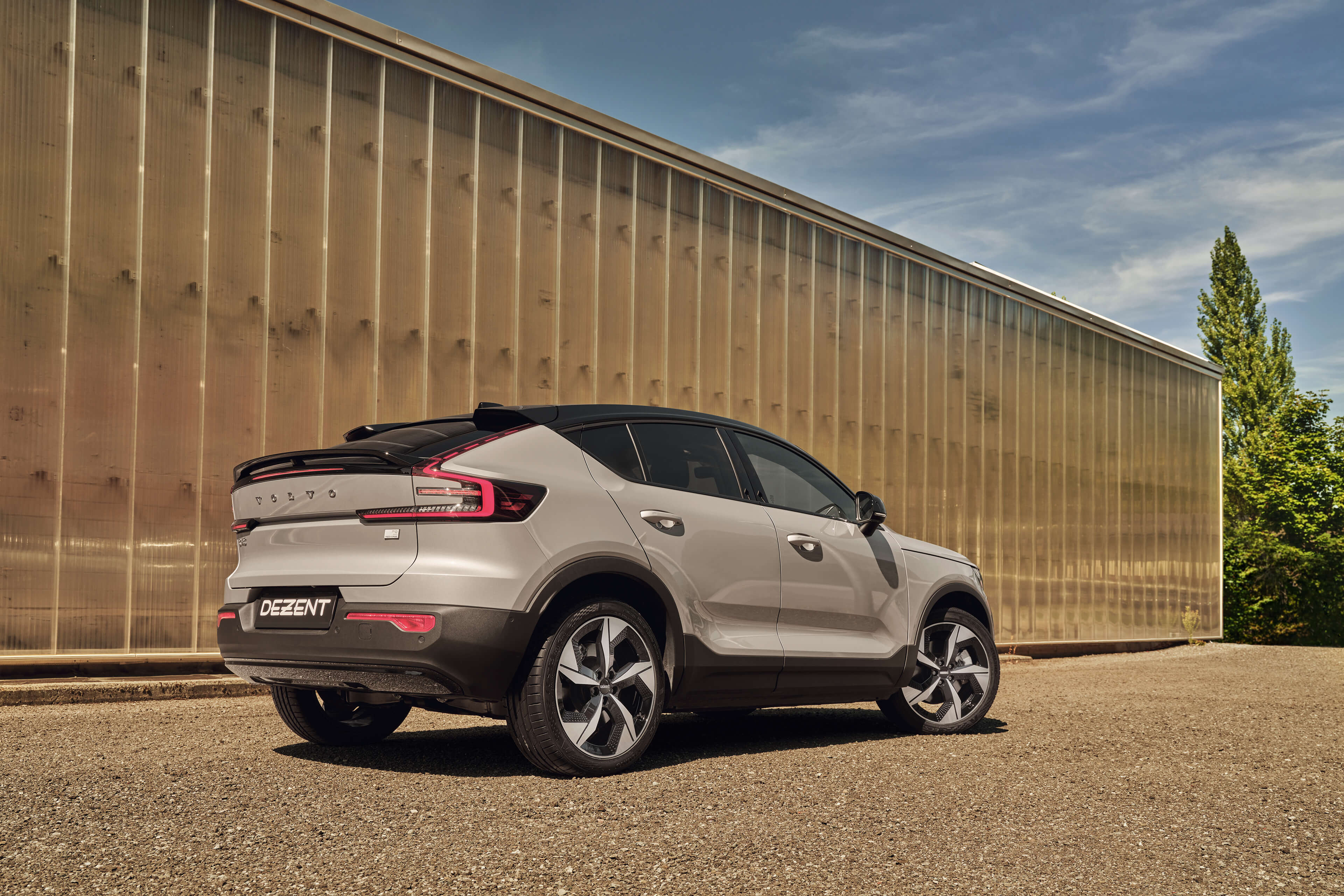 DEZENT AO dark Volvo C40 rear