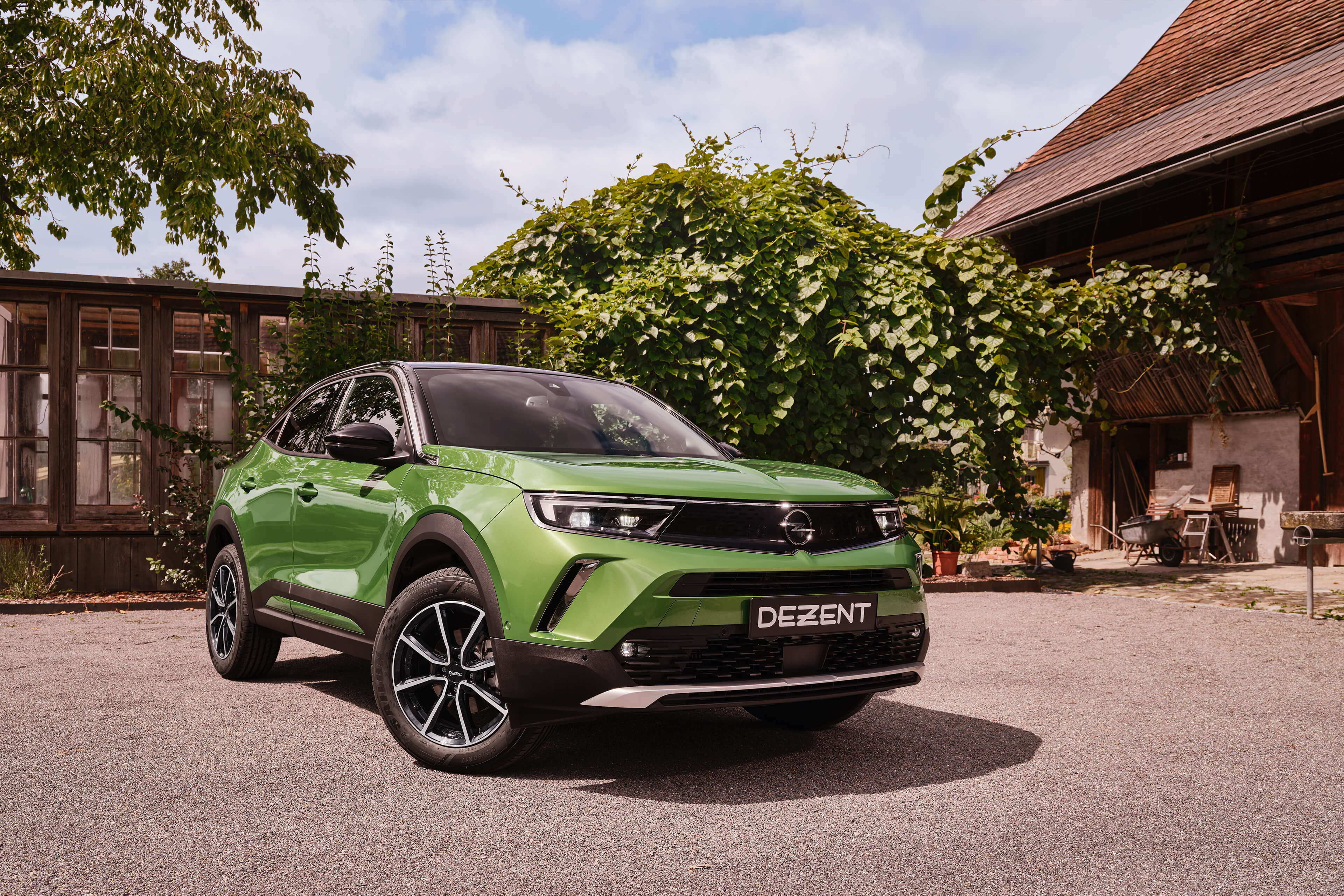 DEZENT TN dark Opel Mokka frontal