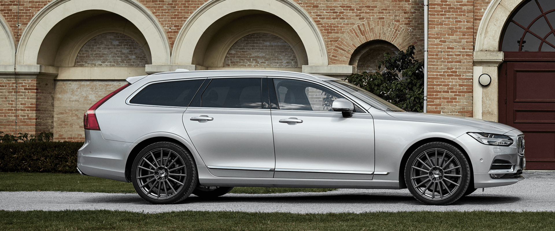 AEZ Steam graphite alloy rim fixe bored Volvo ALCAR 19" front axle