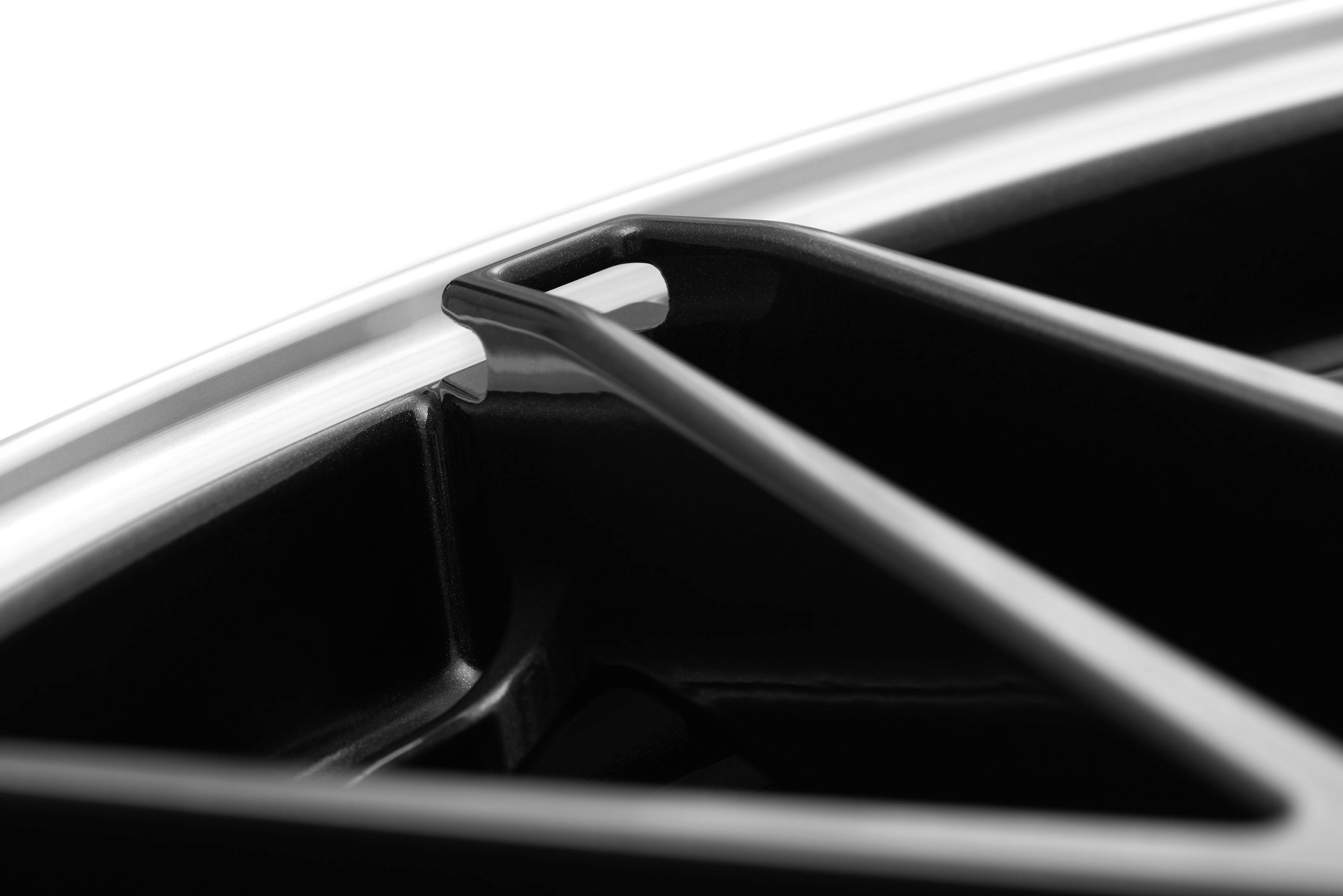 DOTZ Tanaka dark detail