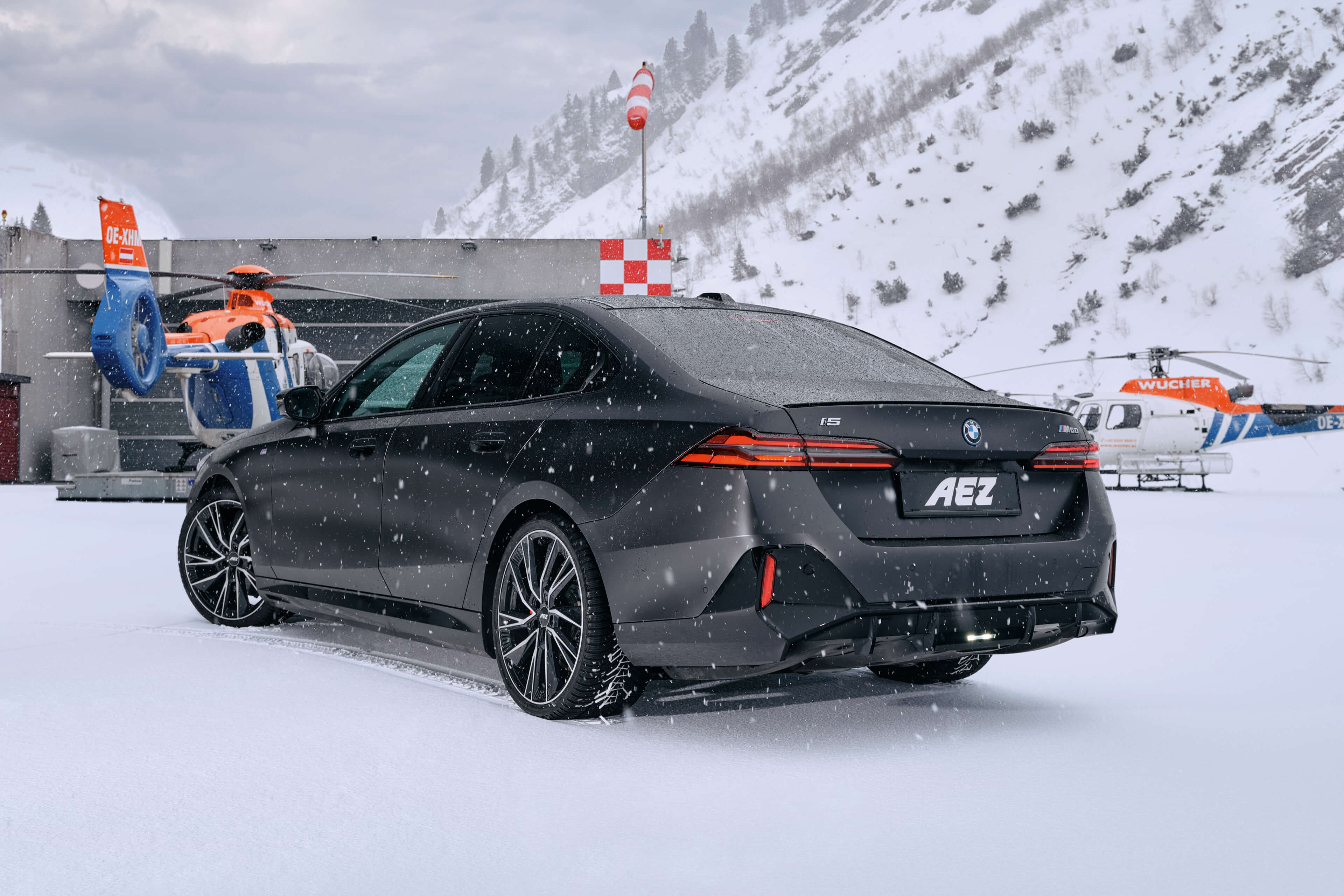 AEZ Havanna dark BMW i5 rear