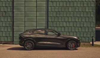 AEZ Montreal black Mustang Mach E Seite