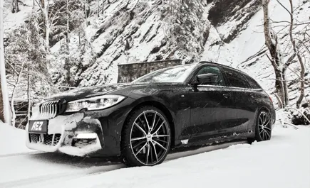 BMW 3-serie med svarta/polerade vinterfälgar AEZ Kaiman dark från OCL Brorssons fälgspecialisten