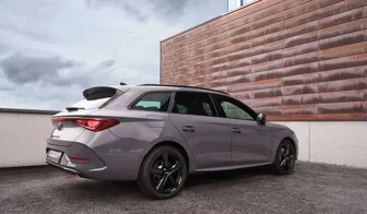 DEZENT TU black Leon Cupra Heck