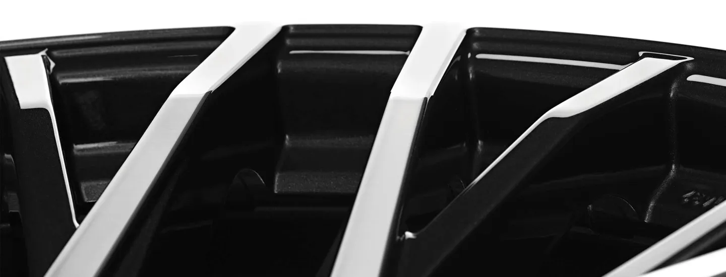 AEZ Panama dark lité kolo detail zkřížené paprsky ALCAR