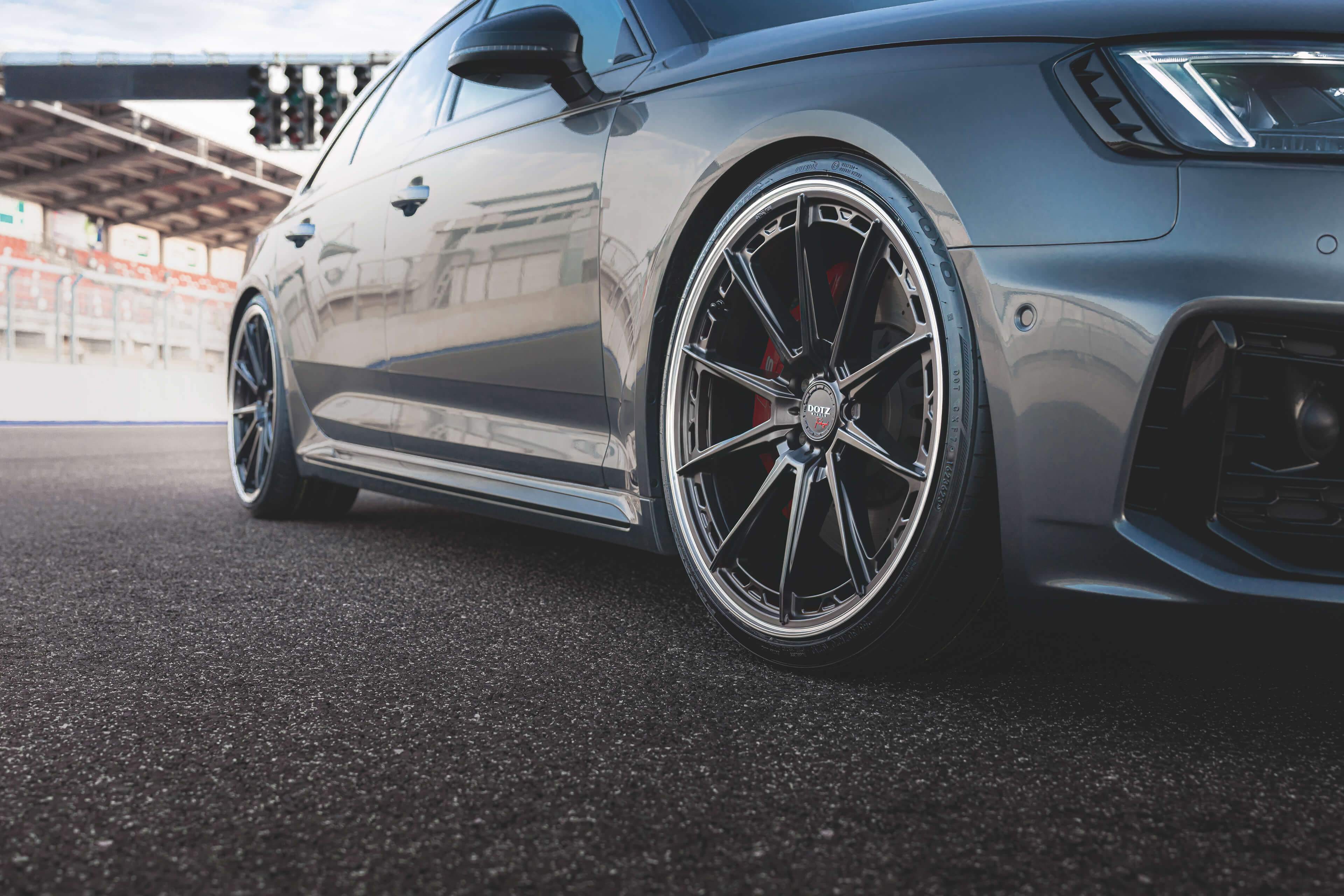 DOTZ Sonoma dark AUDI RS4 side