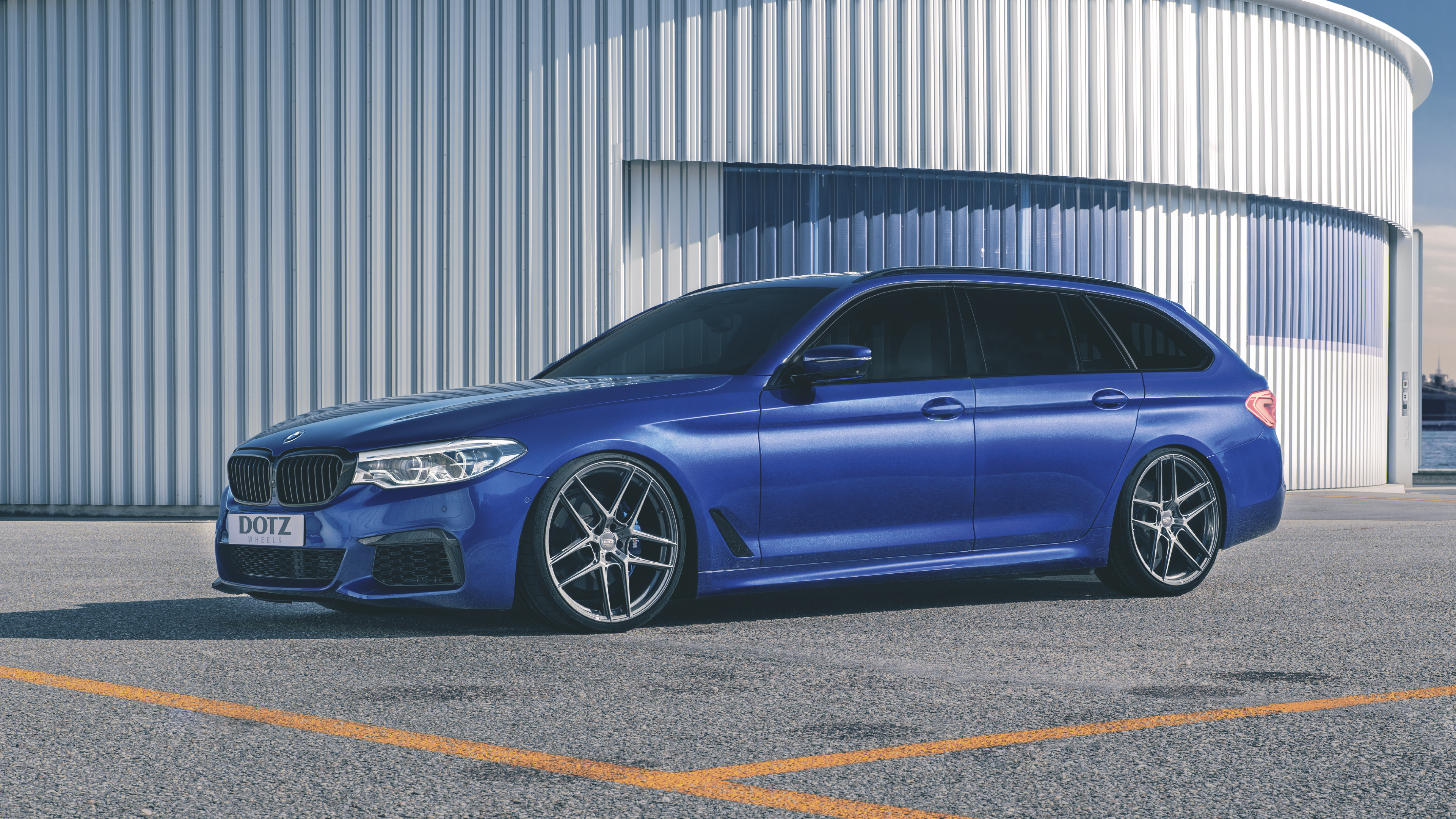 BMW 5-serie touring med DOTZ LagaunaSeca grey fälgar från OCL Brorssons