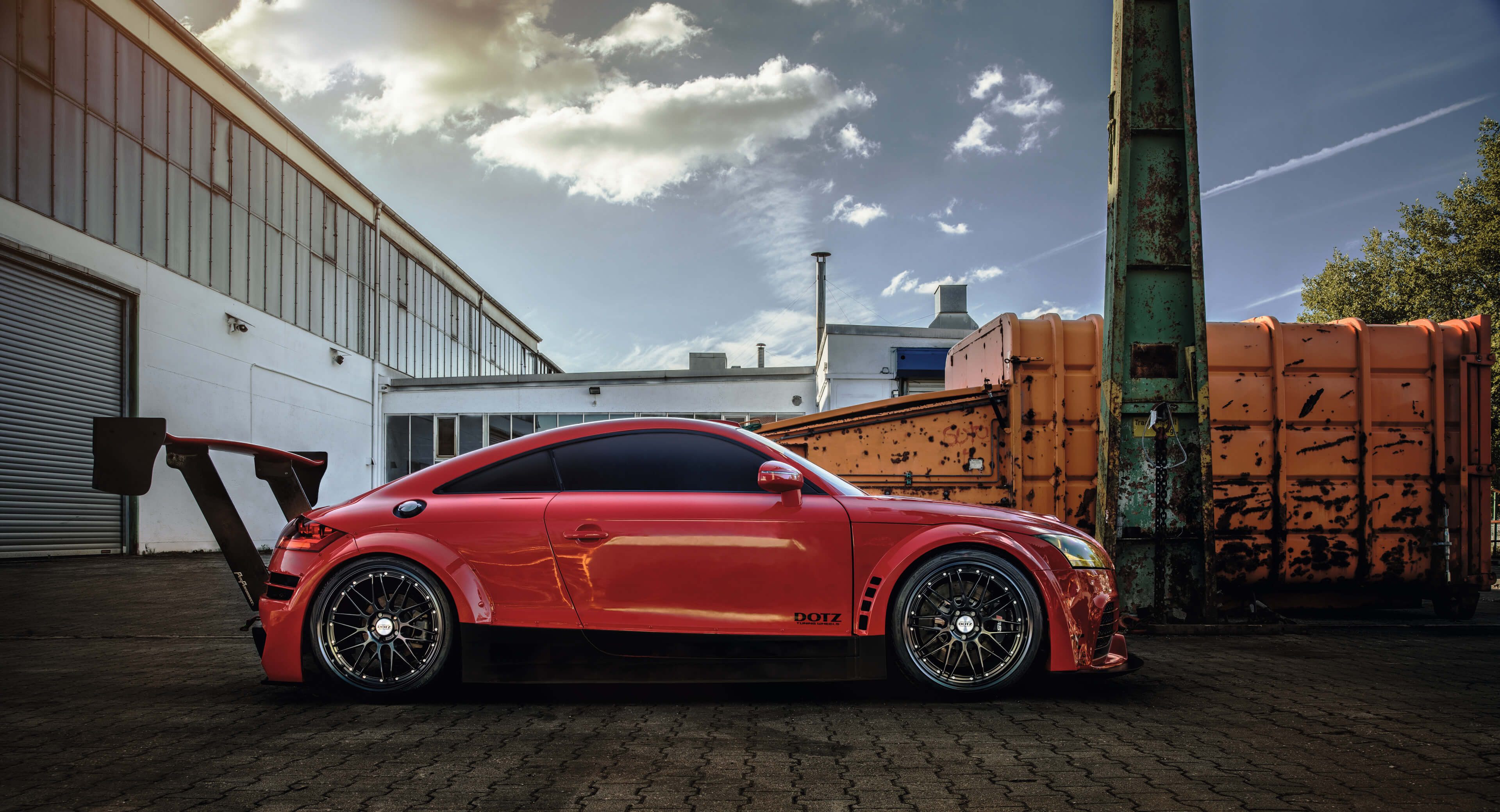 DOTZ Revvo black Audi TTRS side