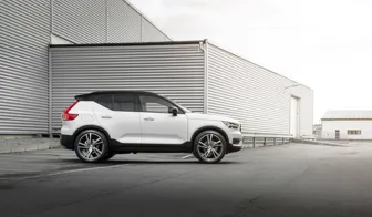Volvo XC40 R Design With AEZ North Dark 8 5X21 ET42 03