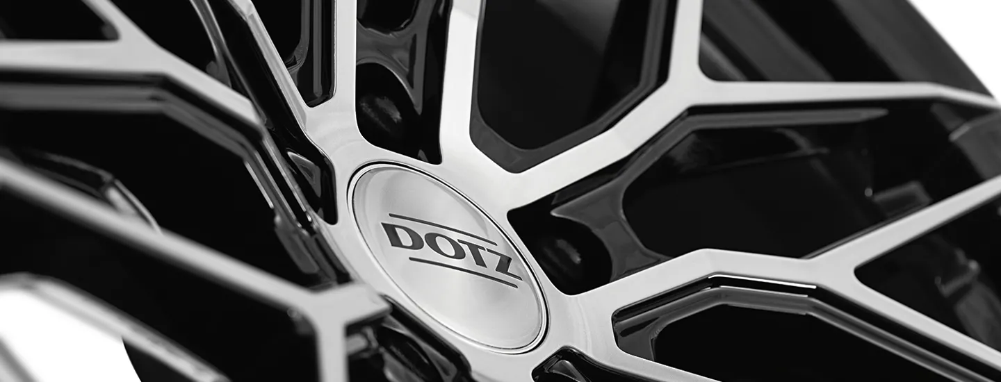 DOTZ Suzuka dark detail