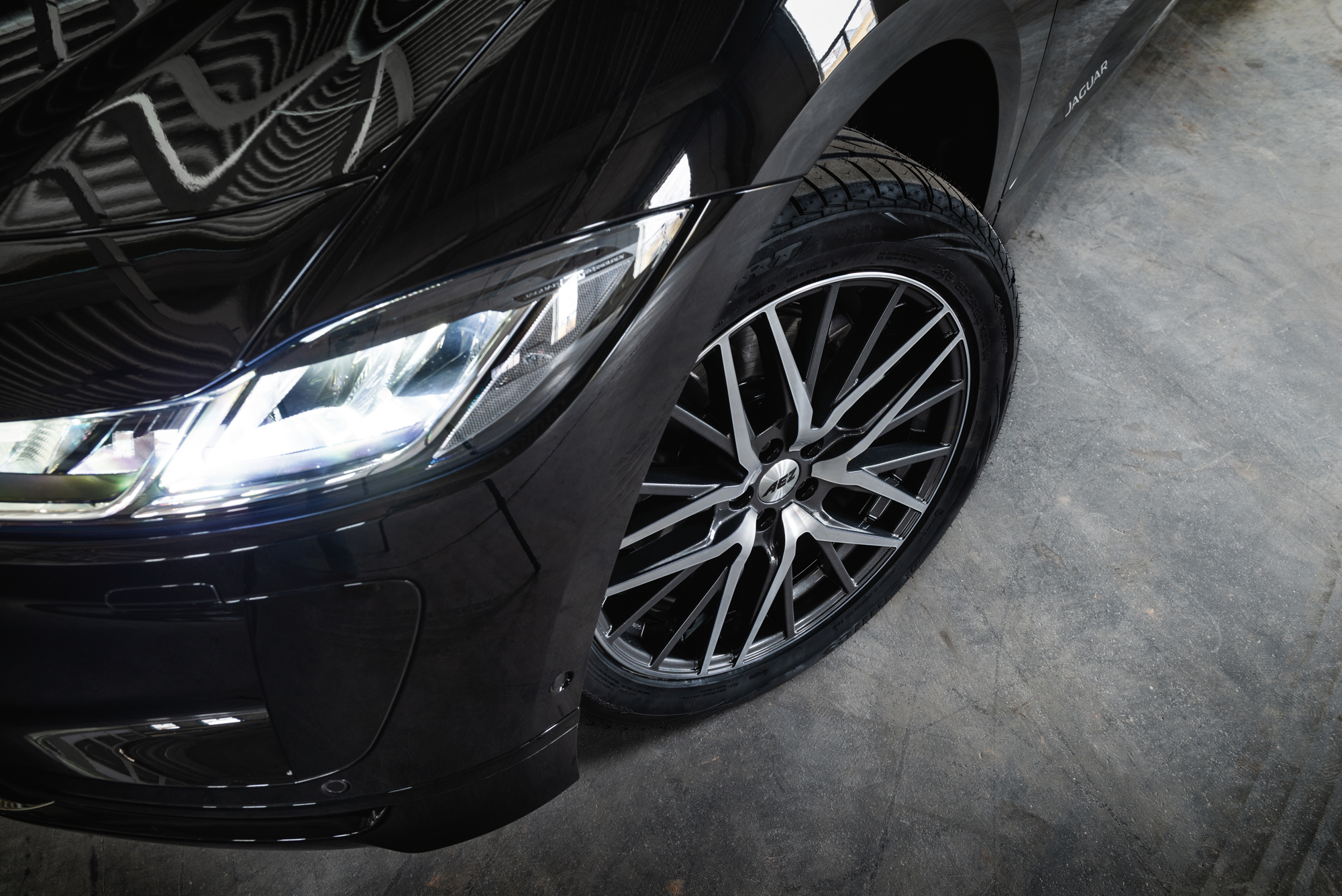 AEZ Panama Dark Jaguar I Pace Contentpic 05