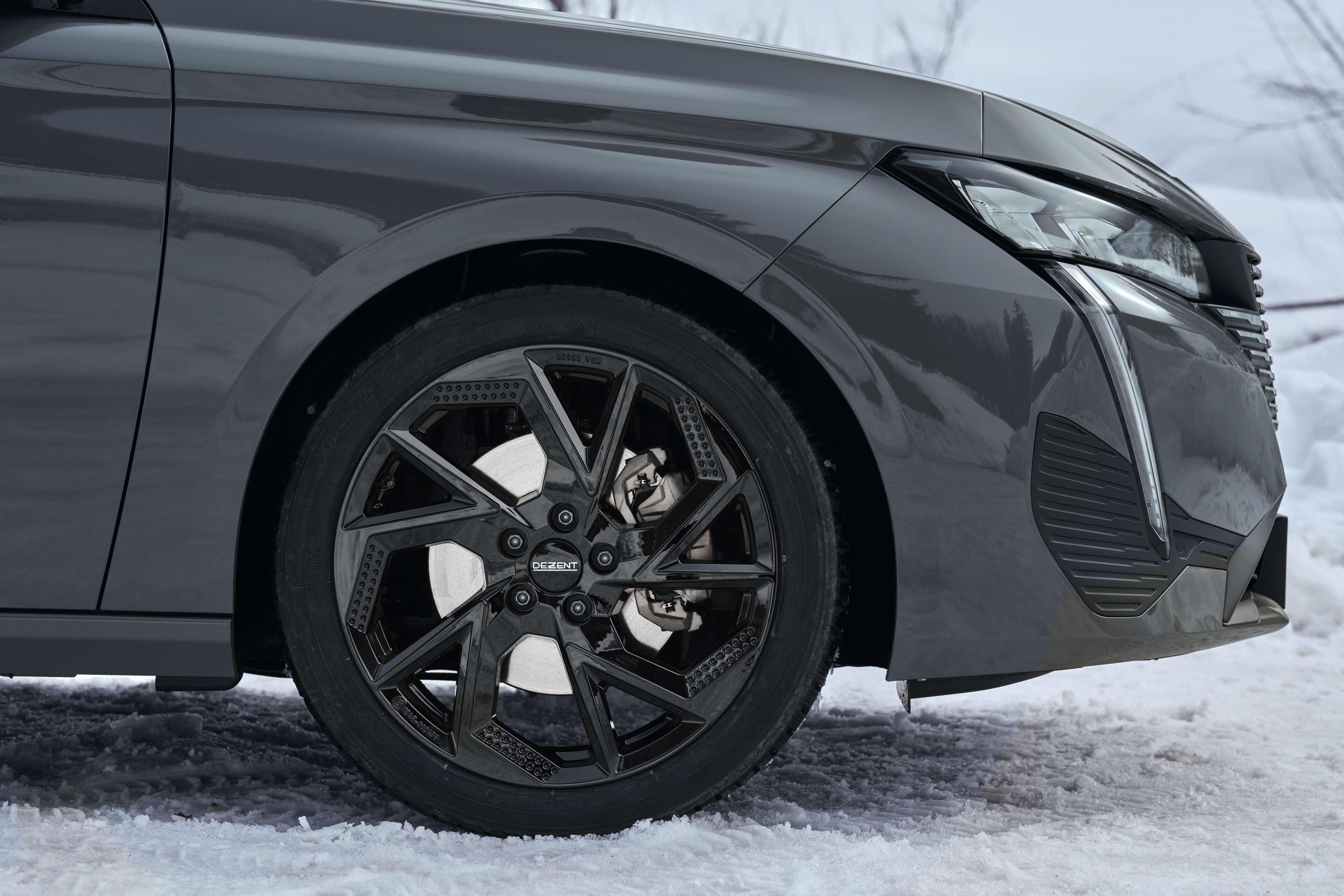 DEZENT AP black Peugeot 308 detail