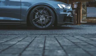 DOTZ LagunaSeca grey Audi A8 side